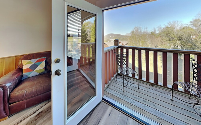 Peak View Paradise 3310