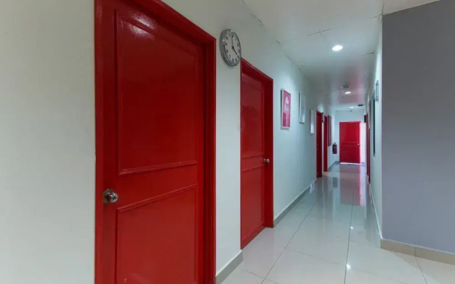 OYO 304 Zero Hour Hotel