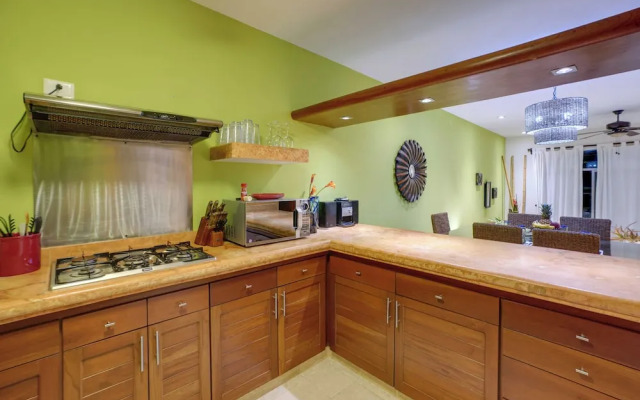 Oceanfront Isla Mujeres Estate w/ Infinity Pool!