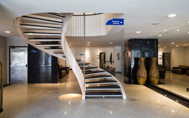 Plaza Praia Suites