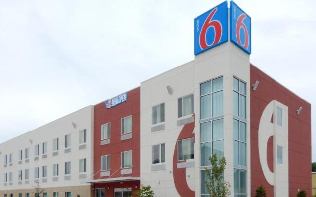 Motel 6 Tulsa OK