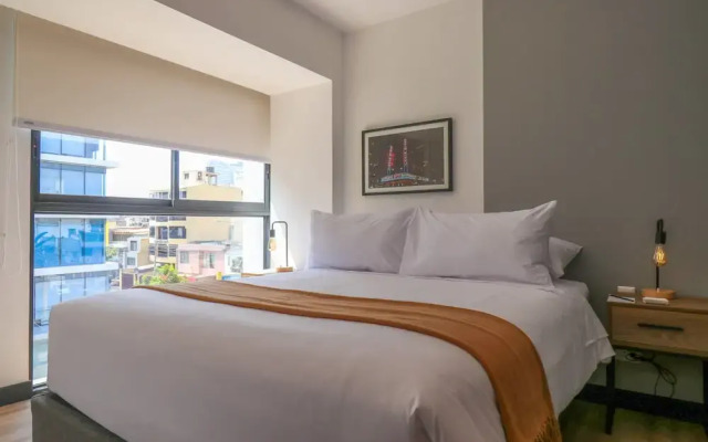 w Resplendent 2BR w Great Balcony in San Isidro