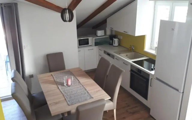 Apartments Šišević - Comfort Apartments with Balcony and Sea View