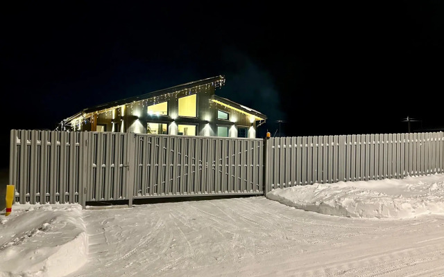 Дом у Мичуринского озера