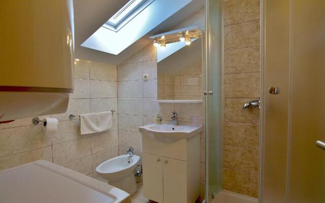 Apartmani Roza Lopar