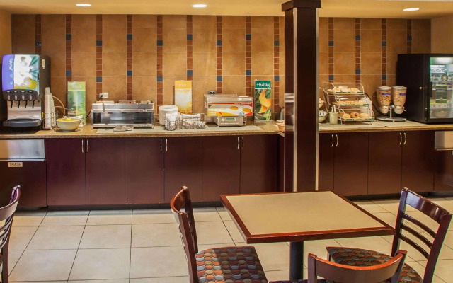 Quality Inn and Suites St Charles - West Chicago