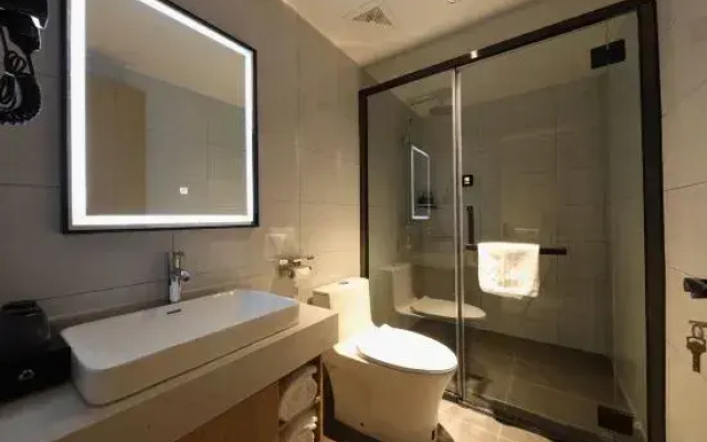 GreenTree Inn Express Hotel (Dongying Lijin Ginza Mall)