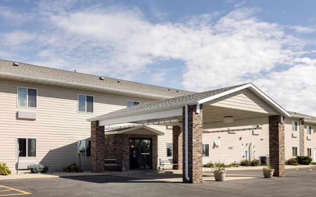 Quality Inn & Suites Watertown