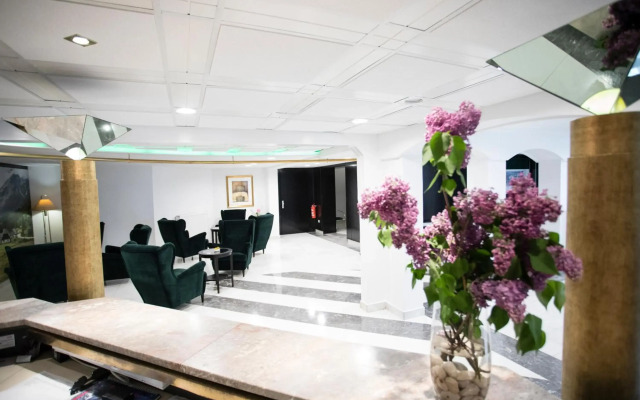 Alp Hotel