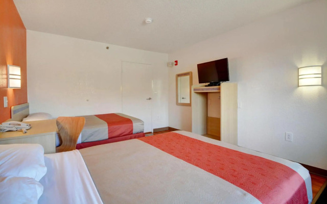 Motel 6 Wethersfield, CT - Hartford