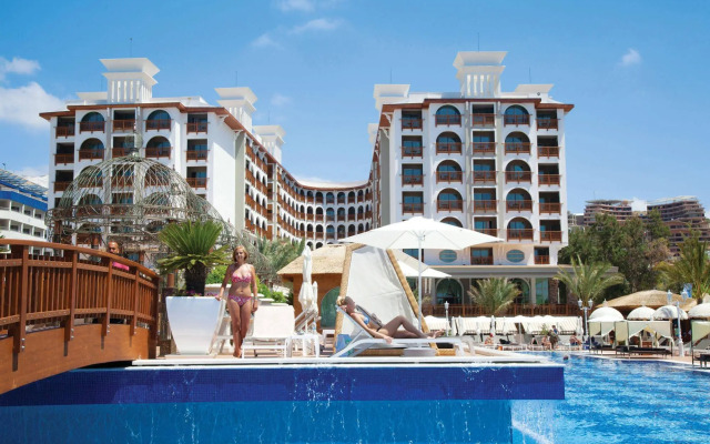 Quattro Beach Spa & Resort Hotel