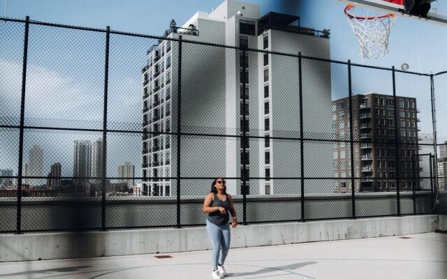 Level Chicago – Old Town