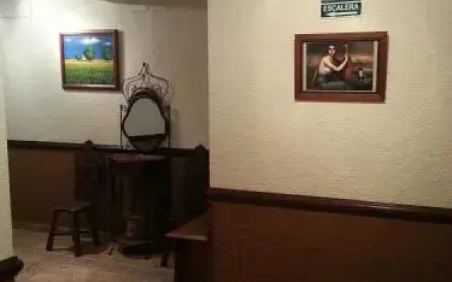 Hostal Restaurante El Cazador
