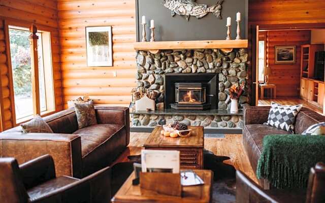 Cowichan River Lodge