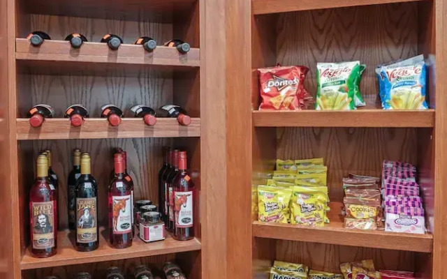 Elevation Inn & Suites, Trademark Collection by Wyndham