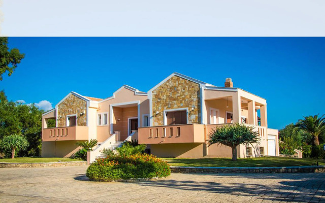 Leone Luxury Villas
