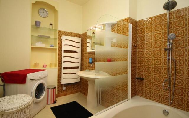 Appartement La Bourboule, 2 pièces, 6 personnes - FR-1-608-19