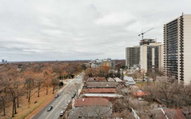 Toronto Sophisticated Studio