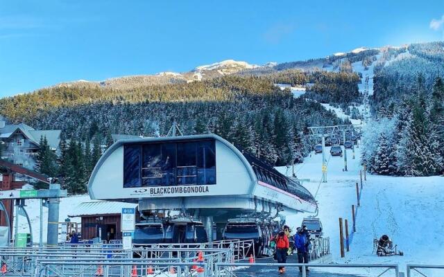 Marquise - Ski in Ski out - Pool - Hot tub -1st fl