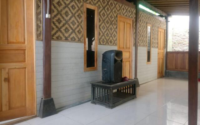 Homestay Kurnia - Hostel