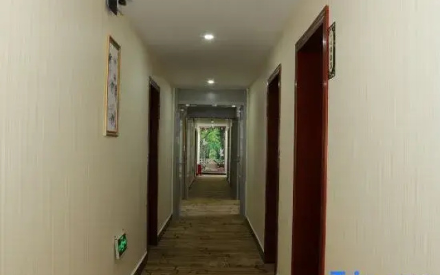 Jun Sao Hotel (Mengzi Wencui Road)