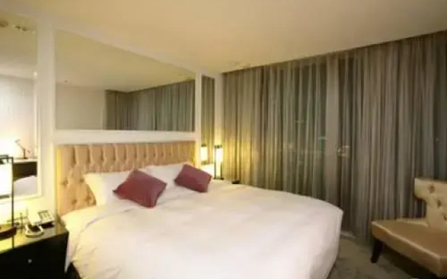Bentley Park Suites
