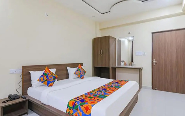 FabHotel The Gahmar Inn