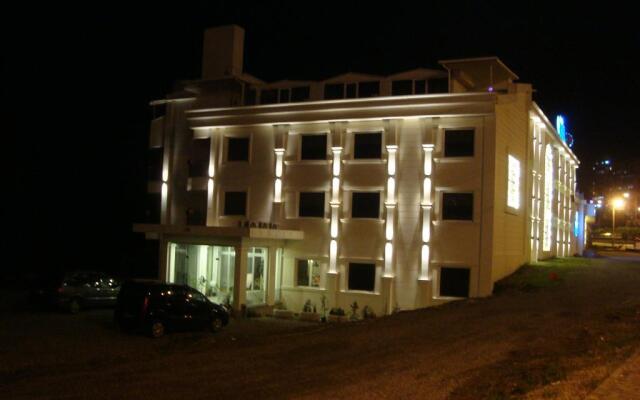 Huseyin Hotel