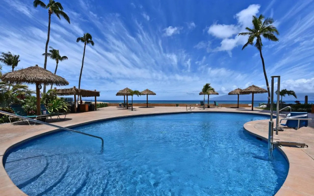 Royal Kahana 104