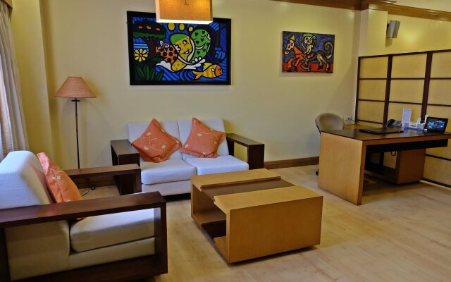 Hollywood Suites