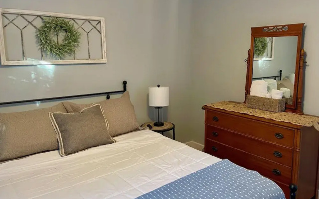 Valcour Inn & Boathouse