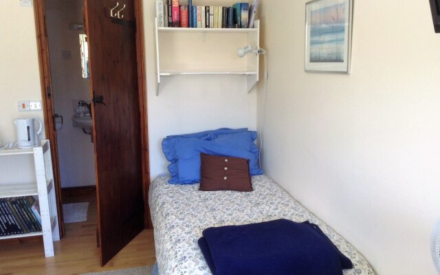 The Tack Room - a Comfy Cabin in North Devon