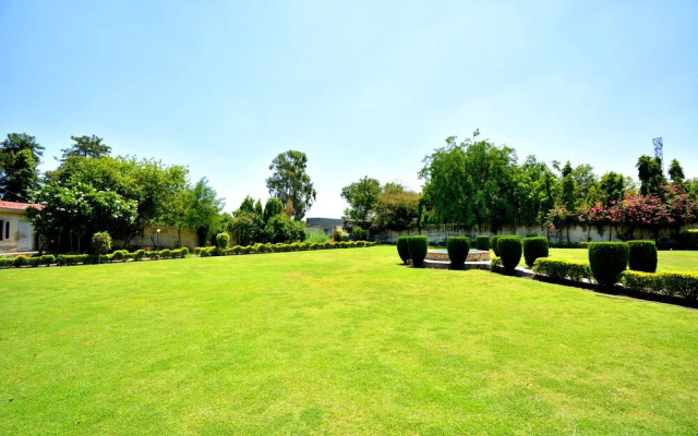 OYO 40005 Corner House