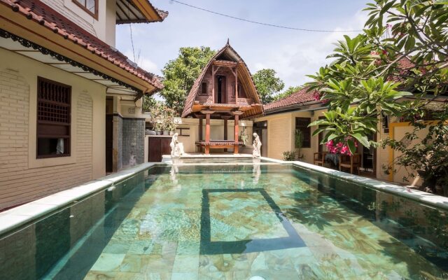 RedDoorz near Duyung Beach Sanur