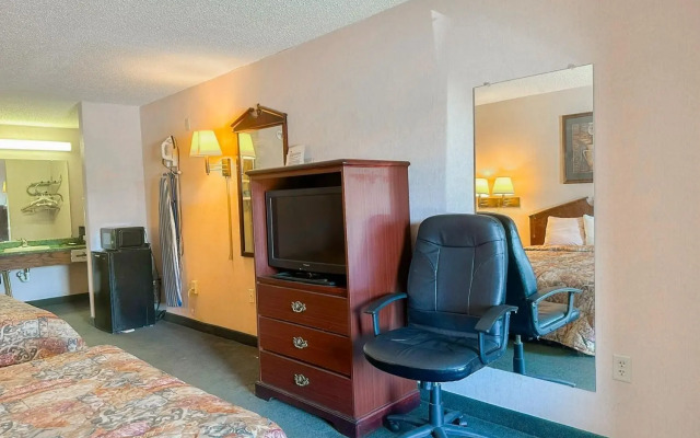 OYO Hotel East Macon I-75