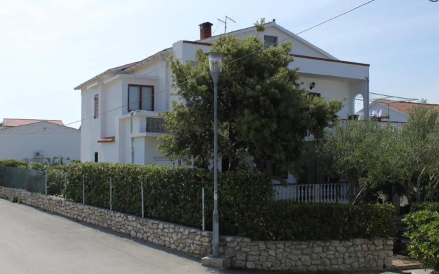 Apartment Povljana 6468a