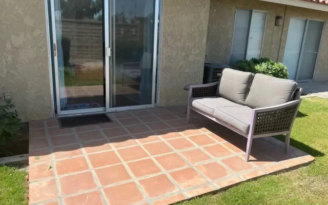 Little Den of Sunflowers