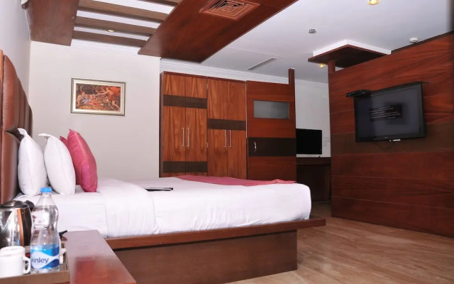 Meenal Hotel