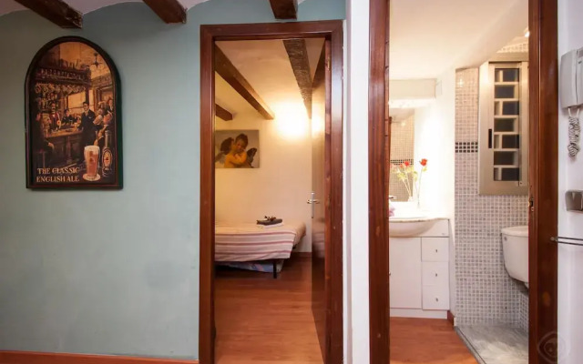 Rustic Poble Sec Apartment