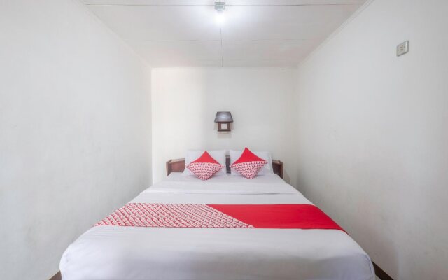 OYO 1869 Hotel Buah Sinuan