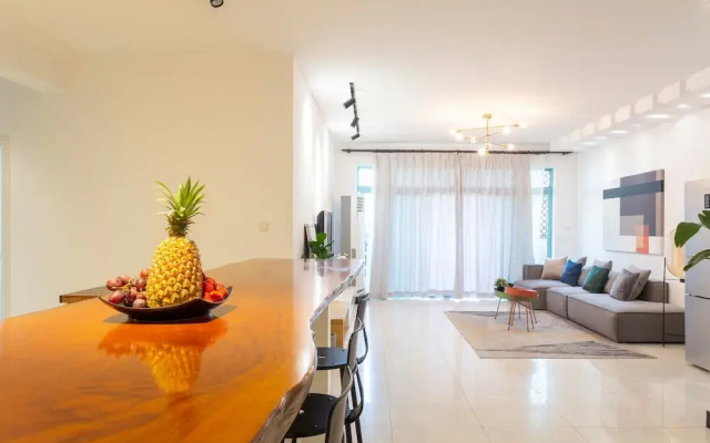 StarHome West Nanjing Road Branch