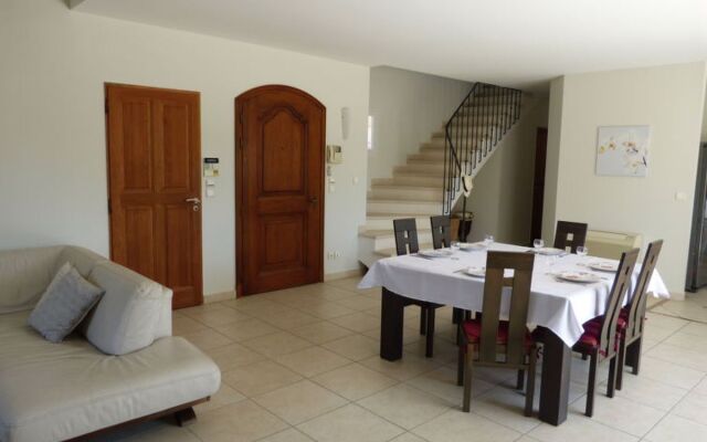 Holiday Home La Garrigue - PUJ100