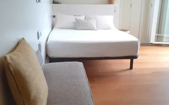 SEAFRONT LUXURY STUDIO by www.SanSebastianApartments.es