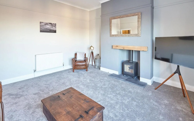 Host Stay Cattersty Hideaway