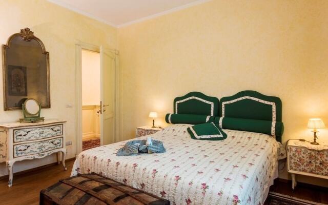 Deluxe Charming Florentine VILLA in the City. PLUS