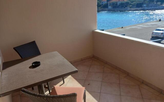 Riva1 Apartments and Rooms