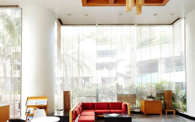 Riverine Place Hotel and Residence