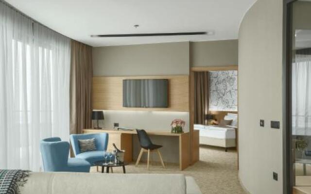 Mond, Resort & Entertainment