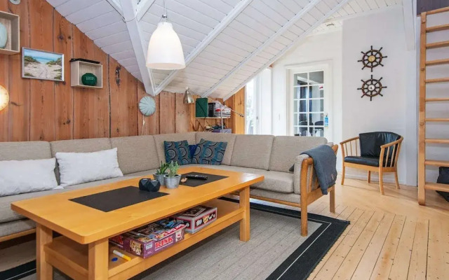 10 Person Holiday Home in Juelsminde-by Traum