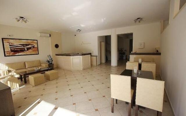 Konstantinos Hotel & Apartments I